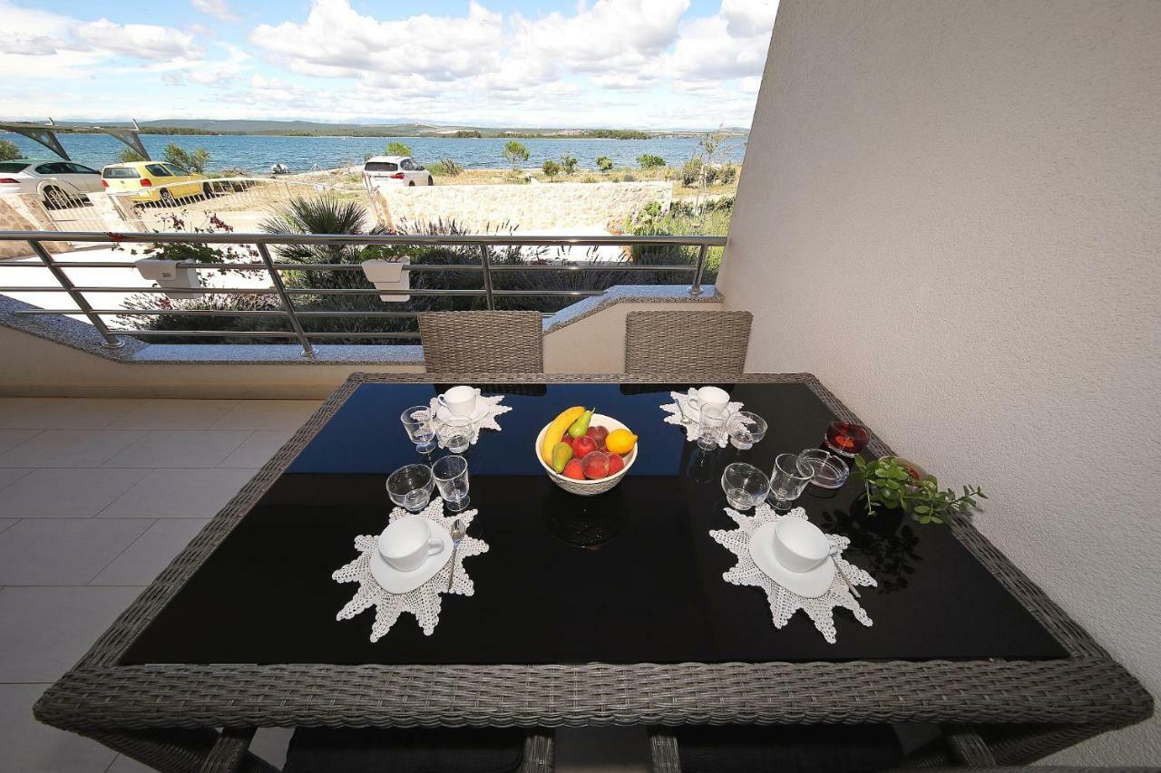 Apartment Lana Pašman Eksteriør bilde
