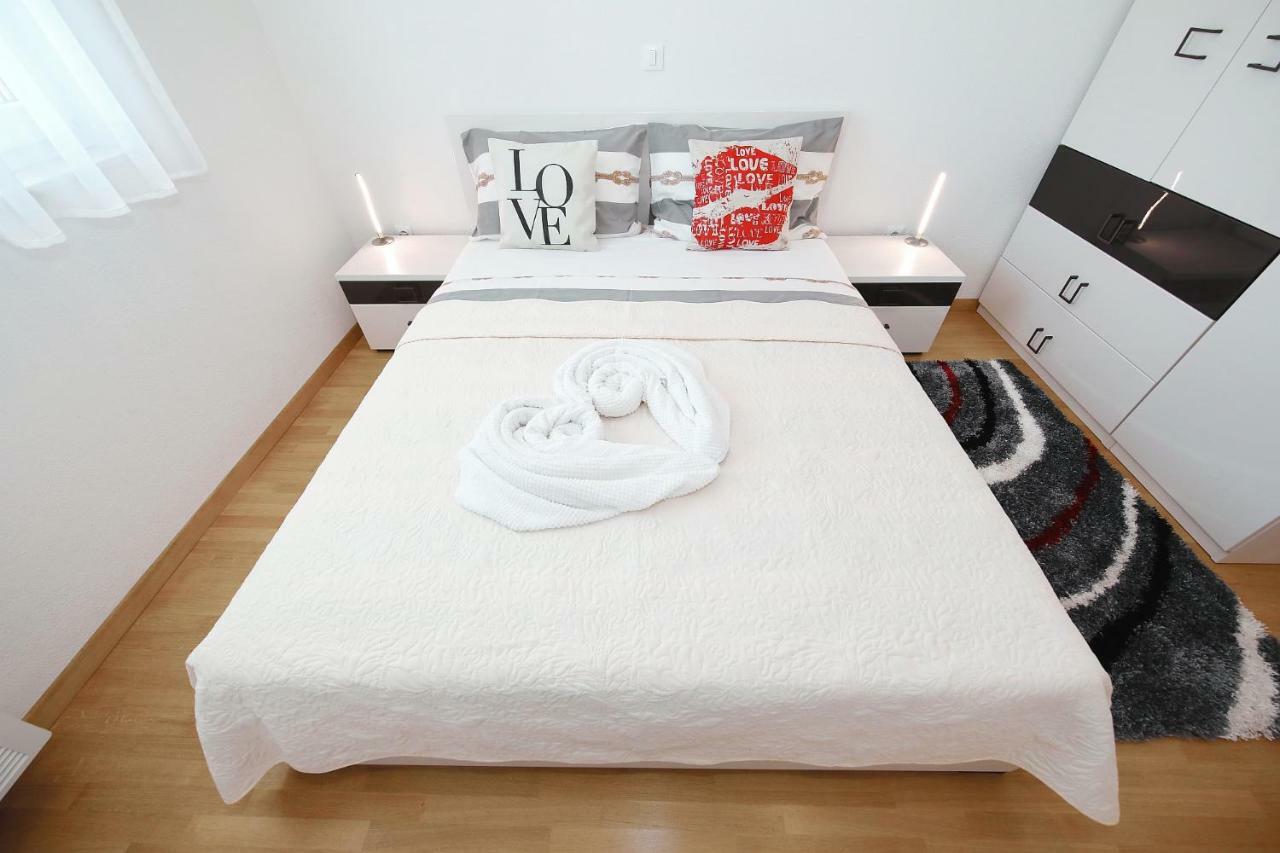 Apartment Lana Pašman Eksteriør bilde